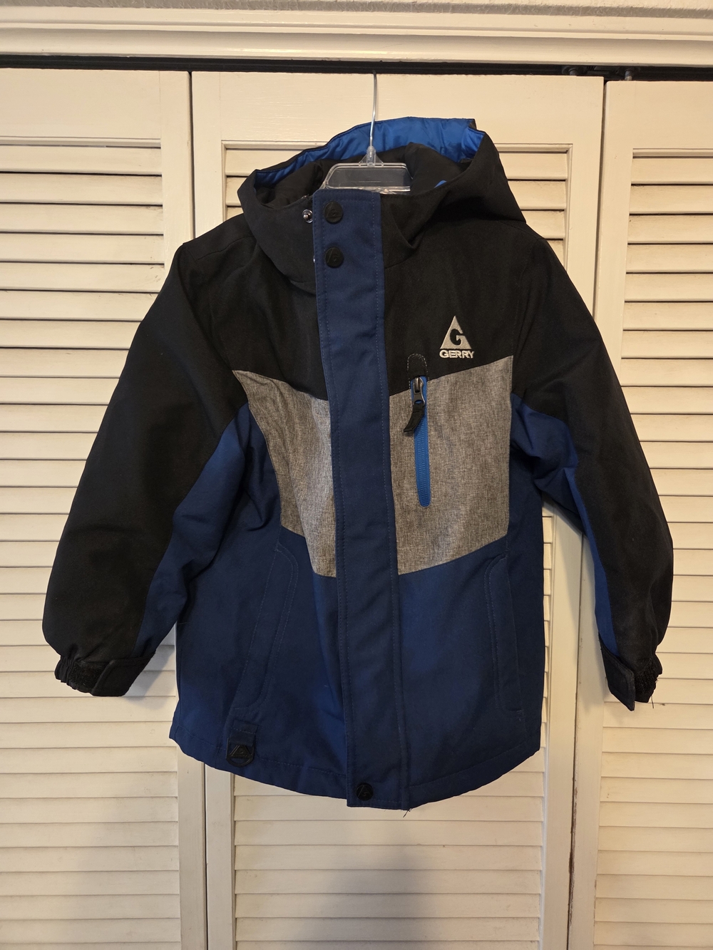 Gerry Weber Kids Blue, Black & Gray Hooded Rain Jacket Size: XS-5/6